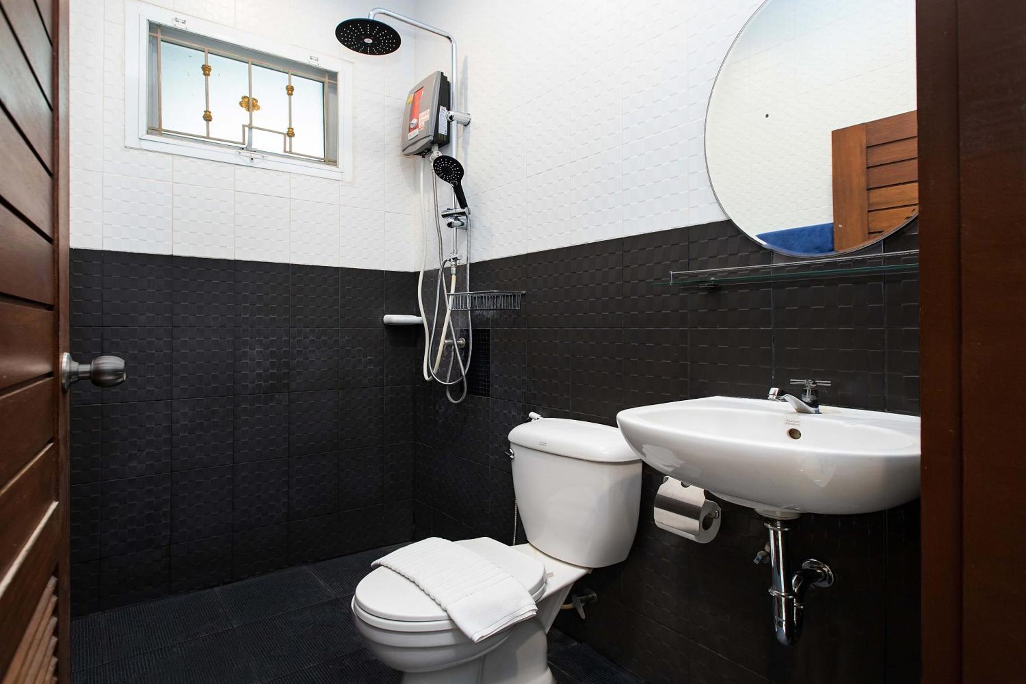 Family 2Br Villa Lancelot 3 With Jacuzzi Pool, Just 10 Min Drive Naiharn And Rawai Ban Saiyuan Eksteriør billede
